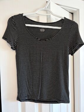 American Eagle Outfitters Black and White Striped Scoop Neck Tee